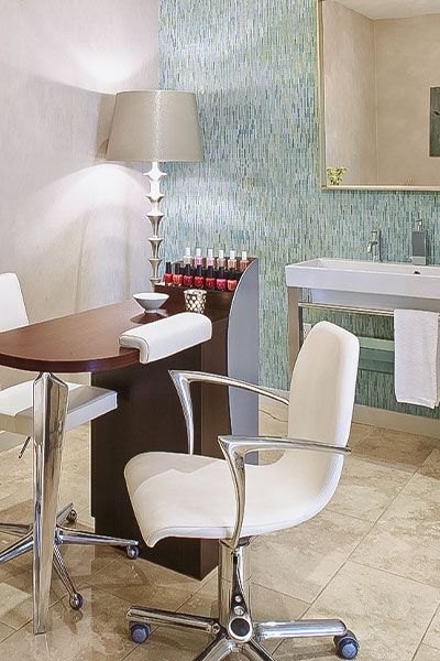 A photo of the beautiful nail station at Sunset Marquis SPA.